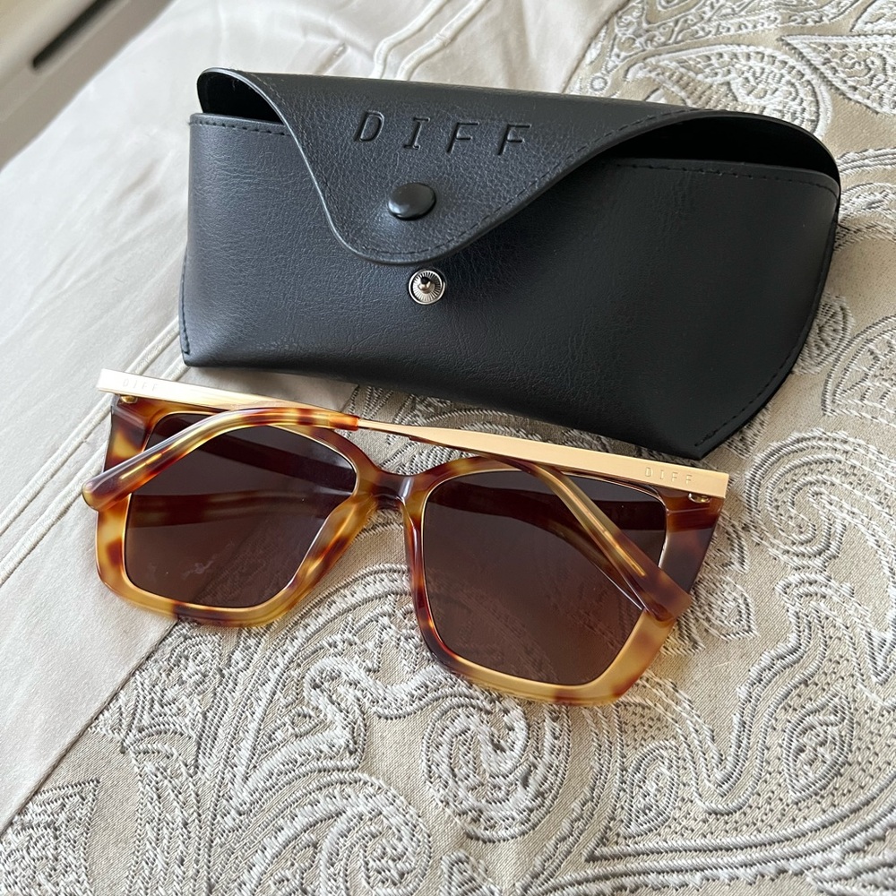 Diff Cateye Tortoise Sunglasses - image 4